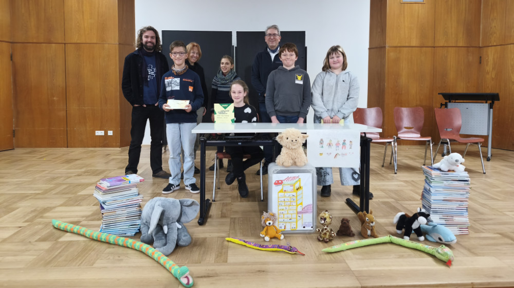 Von Giraffen bis Detektivinnen – Magische Lesestunden in der Aula: Vorlesewettbewerb 2025 in der Rhenanus-Schule