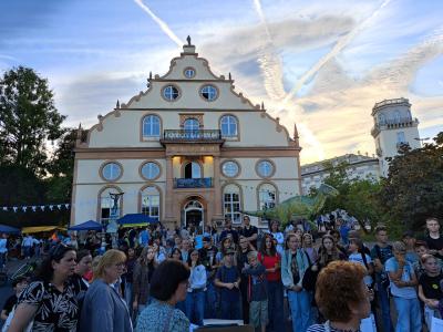 Vor Dem Naturkundemuseum